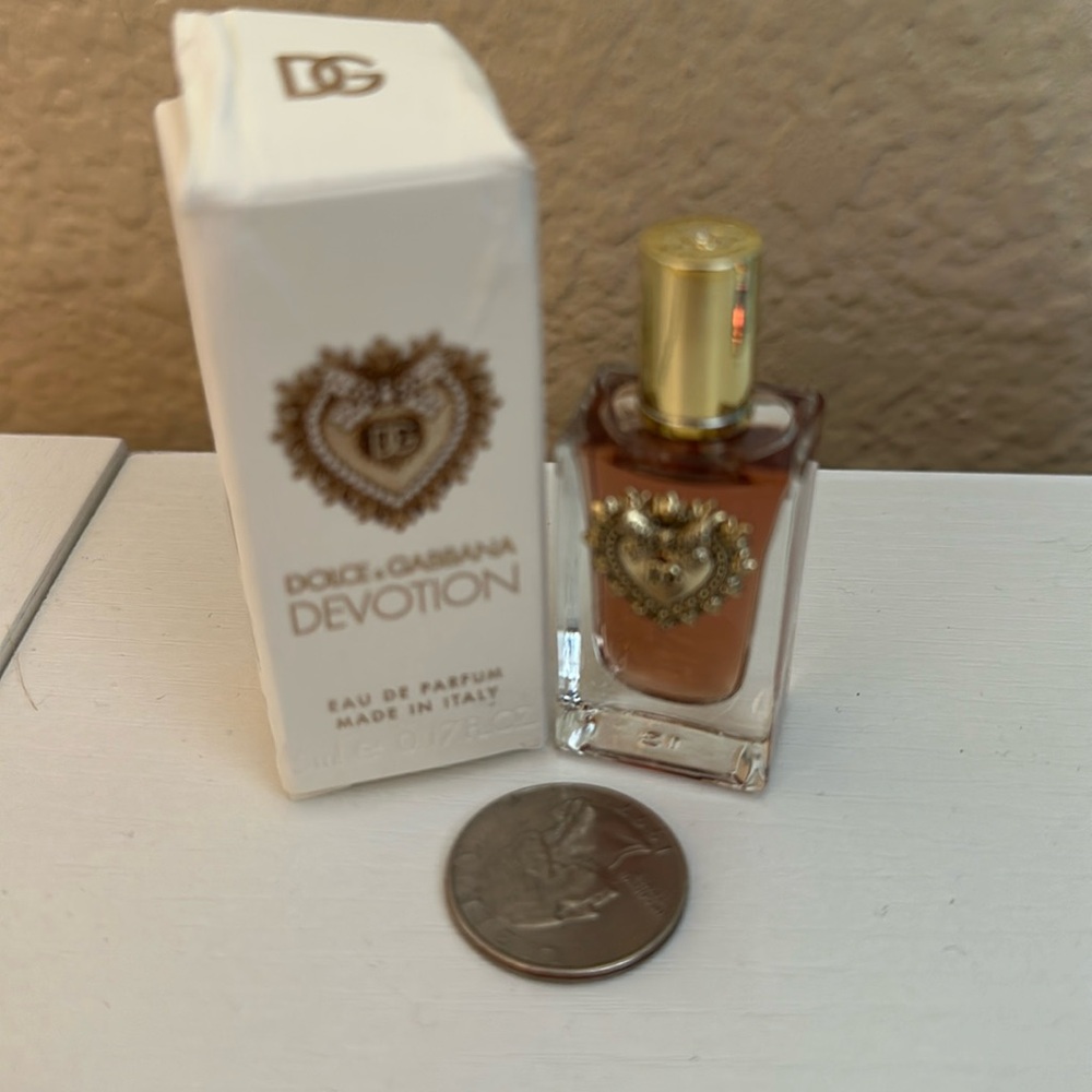 Dolce & Gabbana Devotion mini/travel glass NWT
